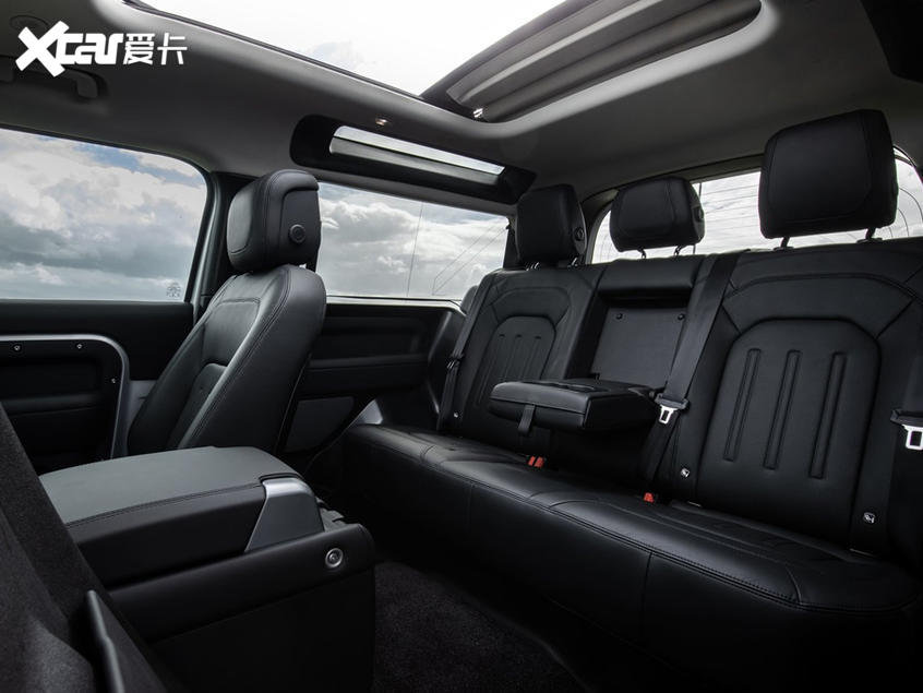 Land Rover Defender 90 will debut at the Guangzhou Auto Show with 3 doors and 5 seats